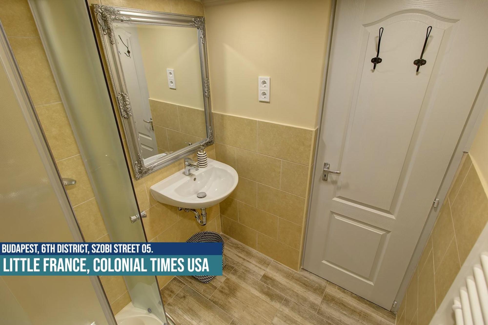 Little Americas Usa Colonial Times Apartments Budapest Bagian luar foto